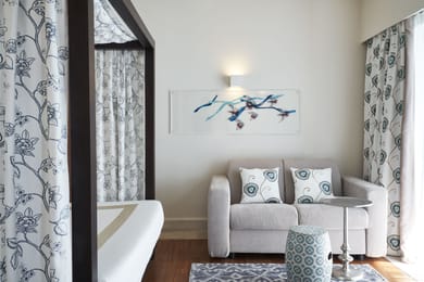 Queens Maisonette Sea Front  with Private Pool
