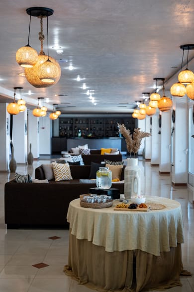Black & White Boho Resort - Image 7