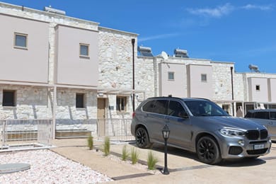 Aquaris Villas - Image 2