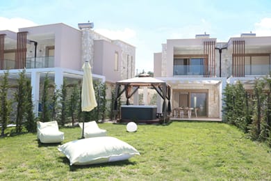 Aquaris Villas - Image 3