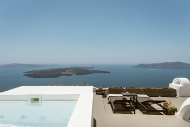 Two Bedroom Executive Suite - Grand Terrace with Panoramic Caldera Sea View and Hot Tub