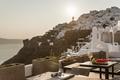 Two Bedroom Executive Suite - Grand Terrace with Panoramic Caldera Sea View and Hot Tub