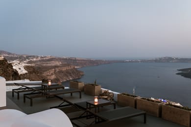 Two Bedroom Executive Suite - Grand Terrace with Panoramic Caldera Sea View and Hot Tub