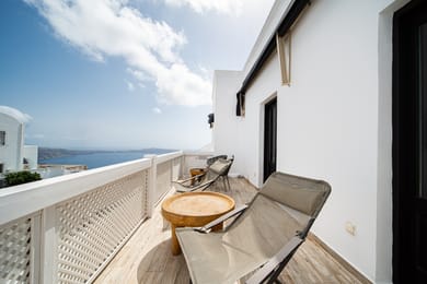 APARTMENT SUITE - Side Sea view