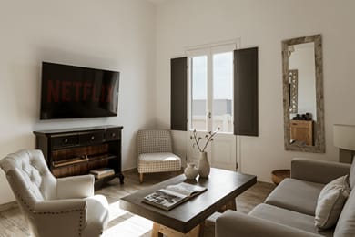APARTMENT SUITE - Side Sea view