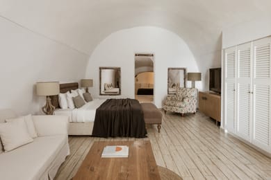 TRADITIONAL CAVE SUITE