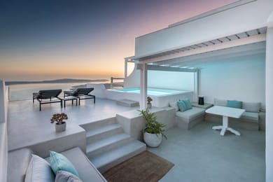 EXECUTIVE SUITE - Panoramic Caldera & Volcano Sea View  - Private Use Deck - Private Outdoor Plunge Pool