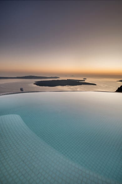 GRAND SUITE - Panoramic Caldera & Volcano Sea View - Private Terrace with Outdoor Plunge Pool
