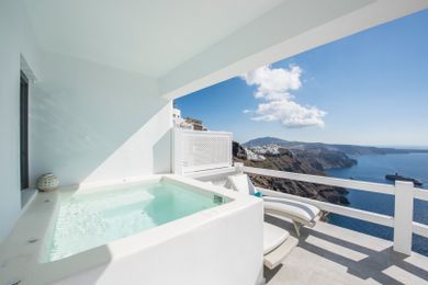 HONEYMOON SUITE - Panoramic Caldera & Volcano Sea View - Private Balcony and Outdoor Tub