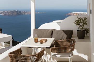 JUNIOR  SUITE - Panoramic Caldera & Volcano Sea View