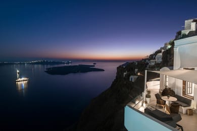 AQUARELLA GRAND SUITE - Panoramic Caldera & Volcano Sea View - Private Outdoor Terrace with Plunge Pool