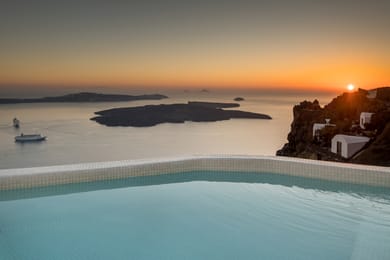 AQUARELLA GRAND SUITE - Panoramic Caldera & Volcano Sea View - Private Outdoor Terrace with Plunge Pool