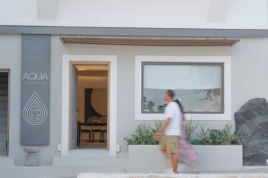 Aqua Luxury Suites Santorini - Image 4