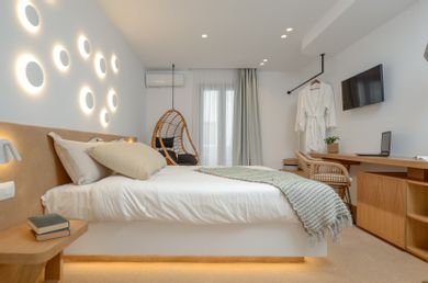 Achilles superior suite with steam bath and outdoor hottub