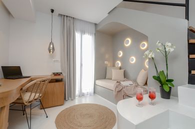 jason master suite with outdoor hottub