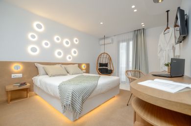 orpheus semibasement suite with steam bath and outdoor hottub