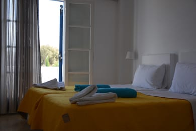 Sea view room with double bed or two beds