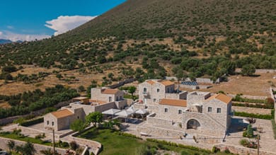 Armantanis Luxury Suites - Image 4