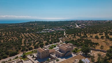 Armantanis Luxury Suites - Image 5