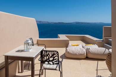 Honeymoon  Cave Suite with Private Outdoor Hot Tub with Jets