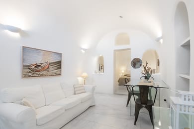 Honeymoon  Cave Suite with Private Outdoor Hot Tub with Jets