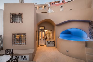 Armeni Luxury Villas Oia Santorini - Image 3