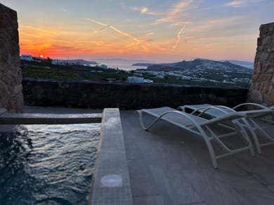 One Bedroom Apartment with Outdoor Jacuzzi Sea and Sunset View
