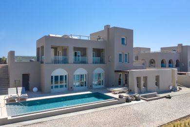 Luxury Villa with Private Heated Pool
