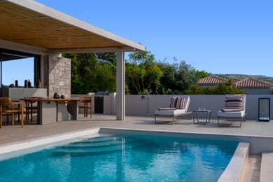 Residence with Private Heated Pool - with Panoramic View