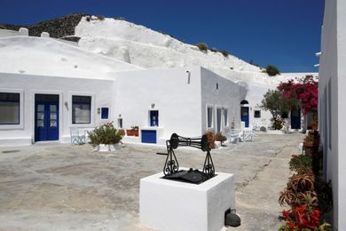Aghios Artemios Traditional Houses Santorini - Image 4