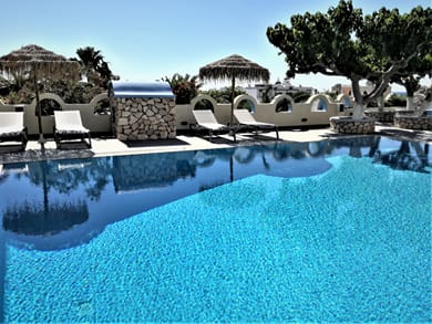 Artemis Hotel Kamari Santorini - Image 3