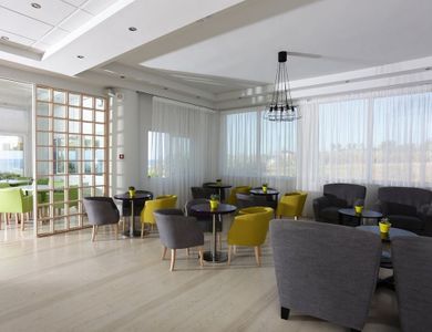 Artina Hotel - Image 5