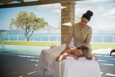 Artina Luxury Villa - Image 4