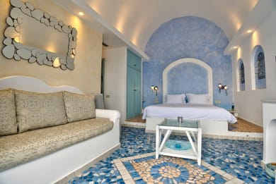 Executive Suite with open air couples Jacuzzi in private panoramic terrace with sea/volcano/caldera view