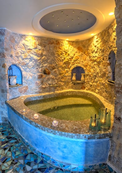 Senior Suite with indoor couples Jacuzzi and private balcony with sea/caldera/volcano view