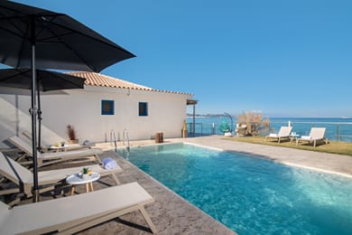 Astarte Villas - Bleu Beach Villa with Pool
