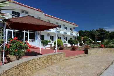 Asterias Bay Hotel - Image 7