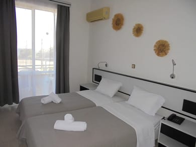 Asterias Bay Hotel - Image 3