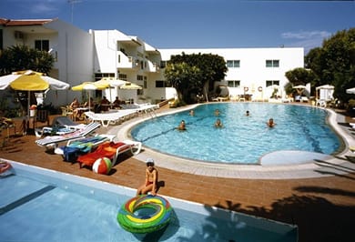 Asterias Bay Hotel - Image 2
