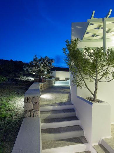 Asterias Boutique Hotel - Image 5