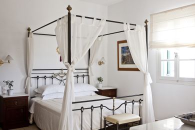 One Bedroom Suite with Spa bath