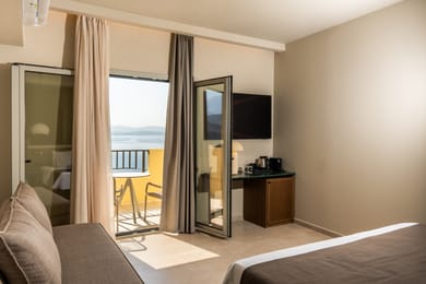 Deluxe Suite with Panoramic Sea View