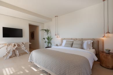 Master Suite with Private Pool & Sea View