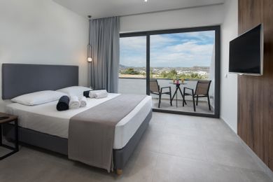 Deluxe Room with Pool or Side Sea View