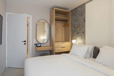 EASY 1-Bedroom Apartment