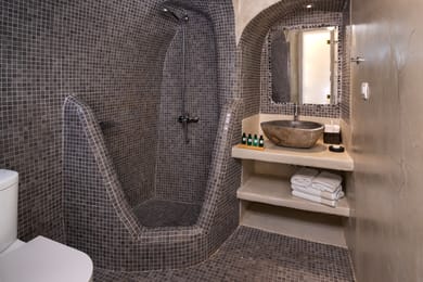 Cave Honeymoon Suite with indoor and outdoor jacuzzi