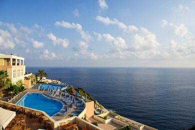 Athina Palace Resort & Spa - Image 4