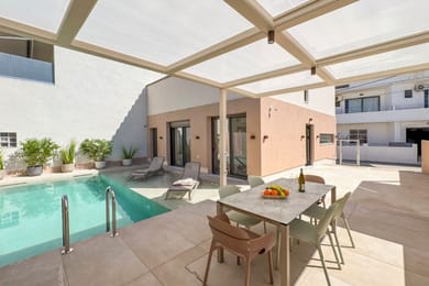 Orama Deluxe Residence