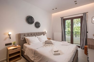 Spacious Luxury Apt Old Town