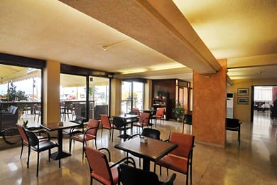 Atlantis Hotel Corfu - Image 4